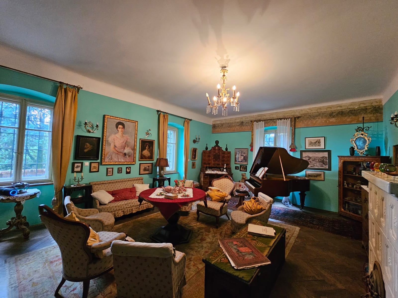 Interior of the salon at Villa Dworski